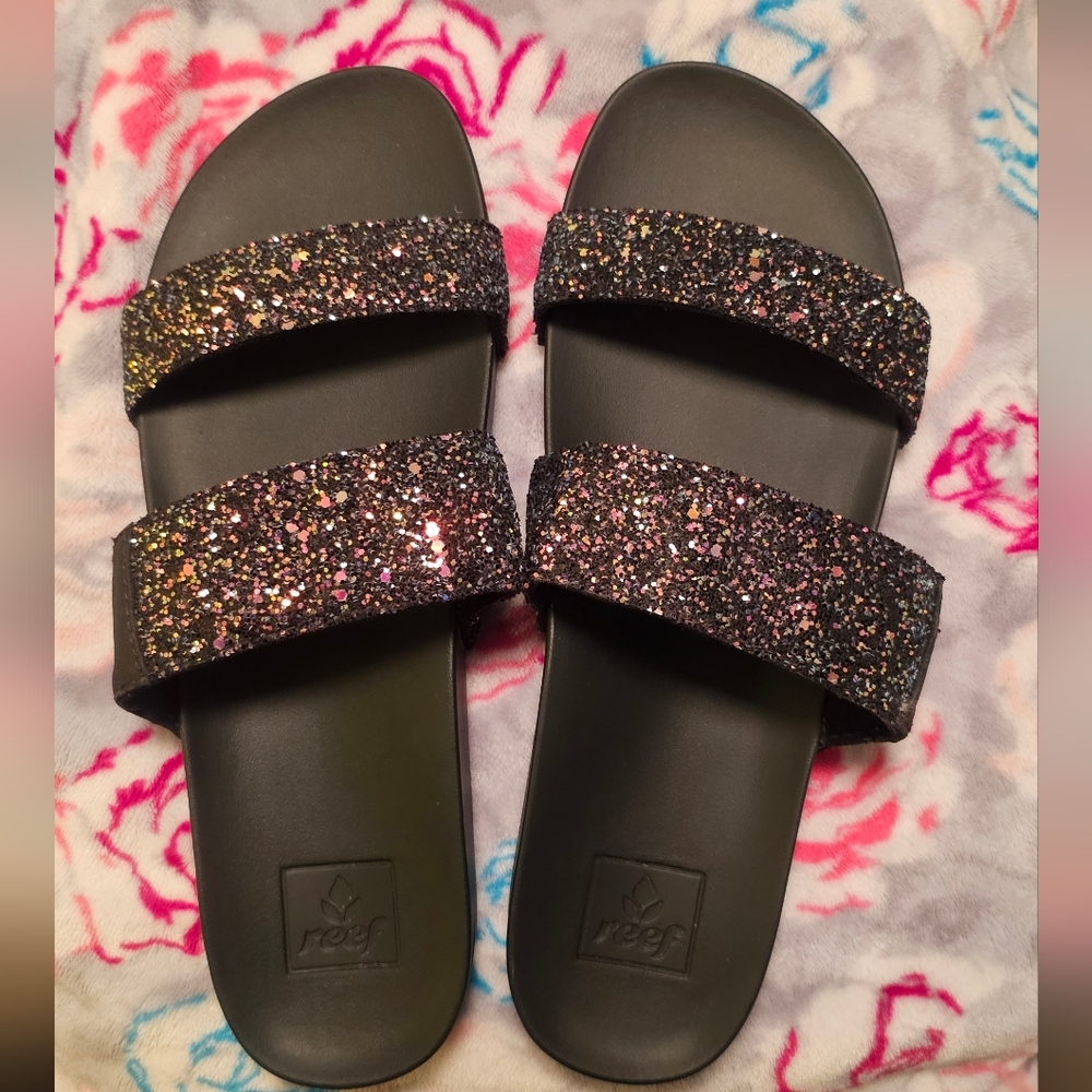 FOR @KSTAND11 - NWOT! Reef Black Glitter Slides -  Size 9 - flaw